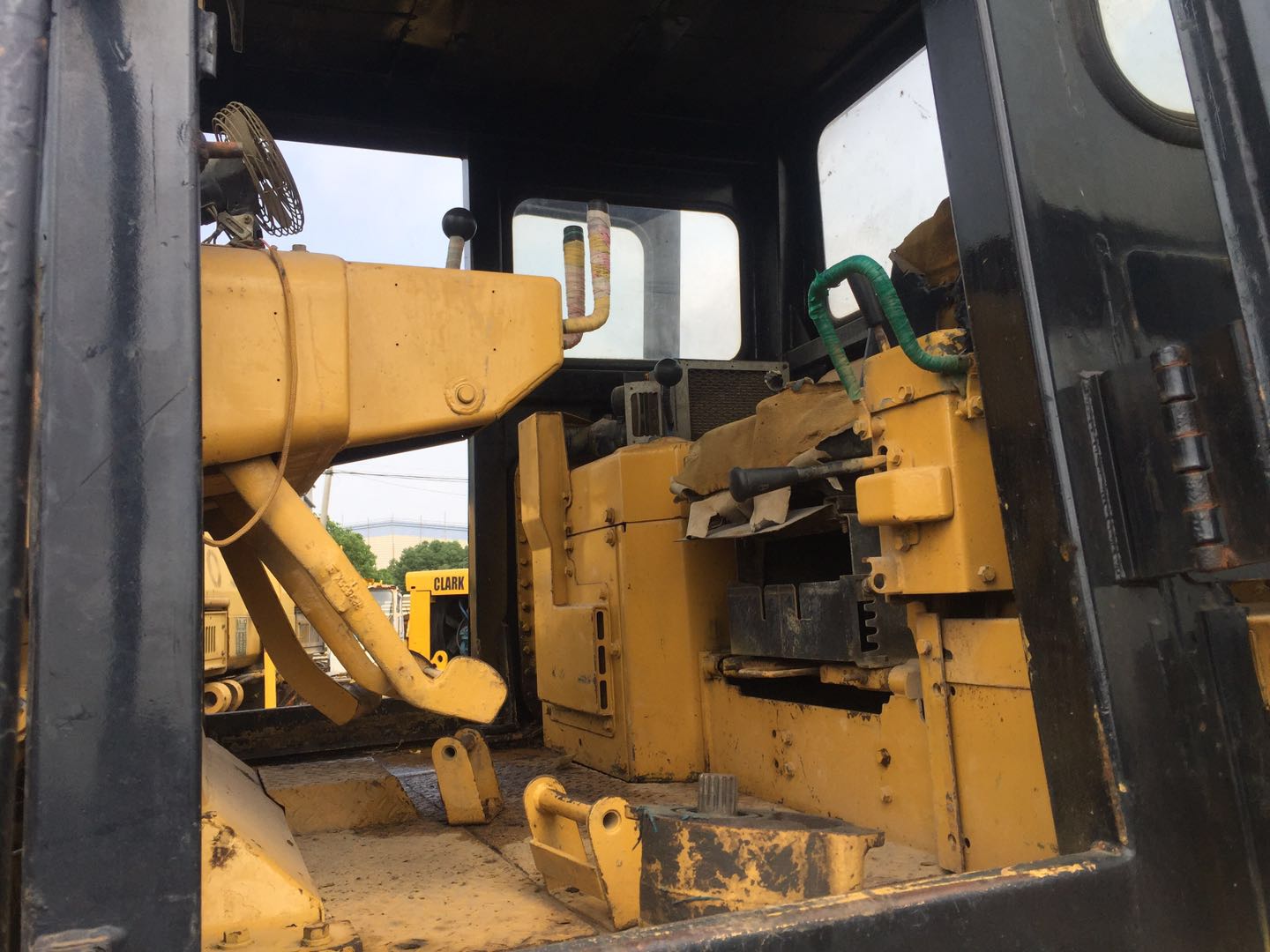 Bulldozer CAT D6 Bekas Berkualitas Tinggi, Mesin Penggerak Tanah Bertenaga 215HP 5