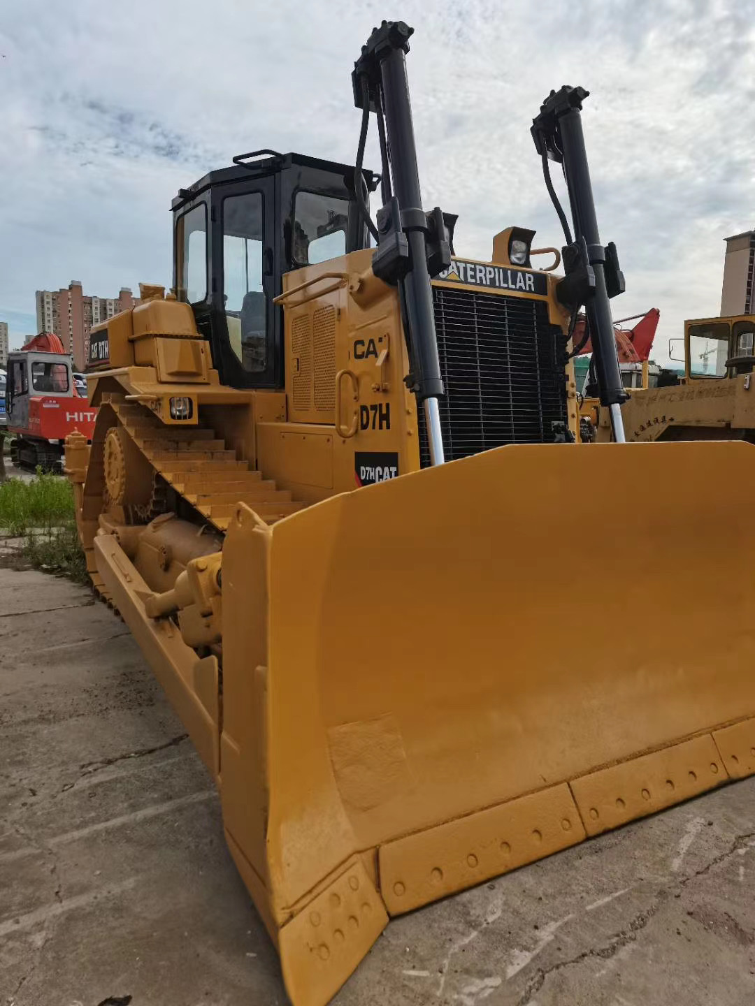 Bulldozer Caterpillar D7 Bekas yang Andal, Sangat Baik untuk Perataan dan Pendorongan Tanah 3