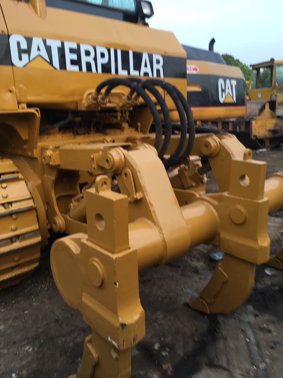 Bulldozer Caterpillar D7 Bekas Berkinerja Tinggi untuk Konstruksi Skala Besar 2