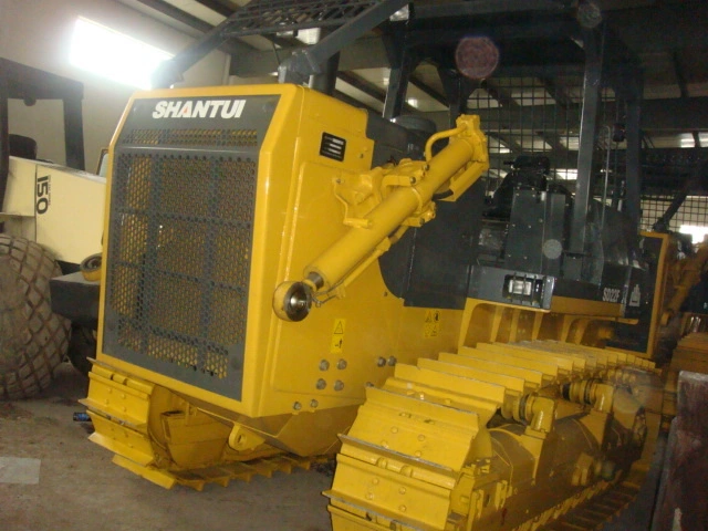 Bulldozer SHANTUI SD22 robusto para mineração, construção de estradas e desmatamento. 1