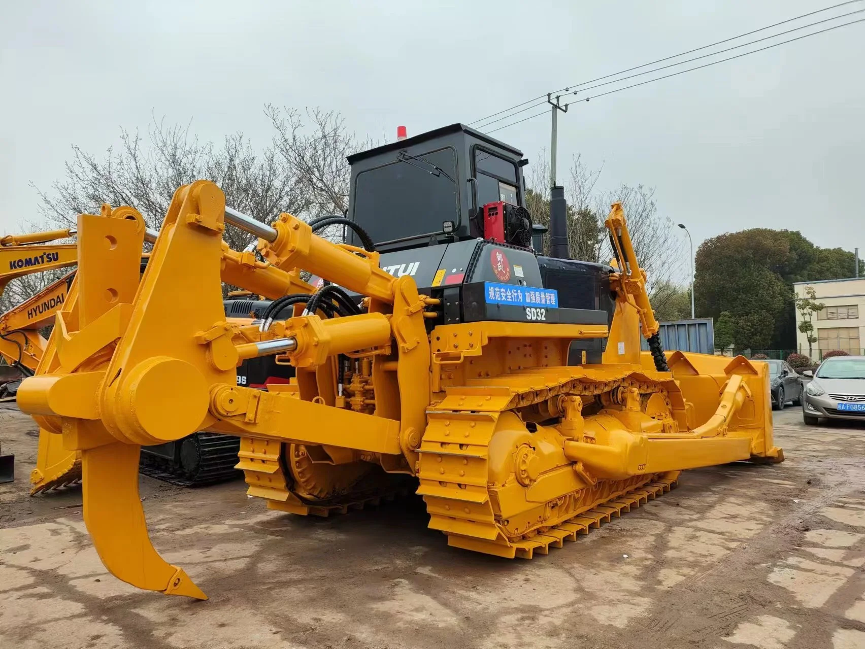 Bulldozer SHANTUI SD32 usado, marca líder chinesa, com escarificador à venda. 1