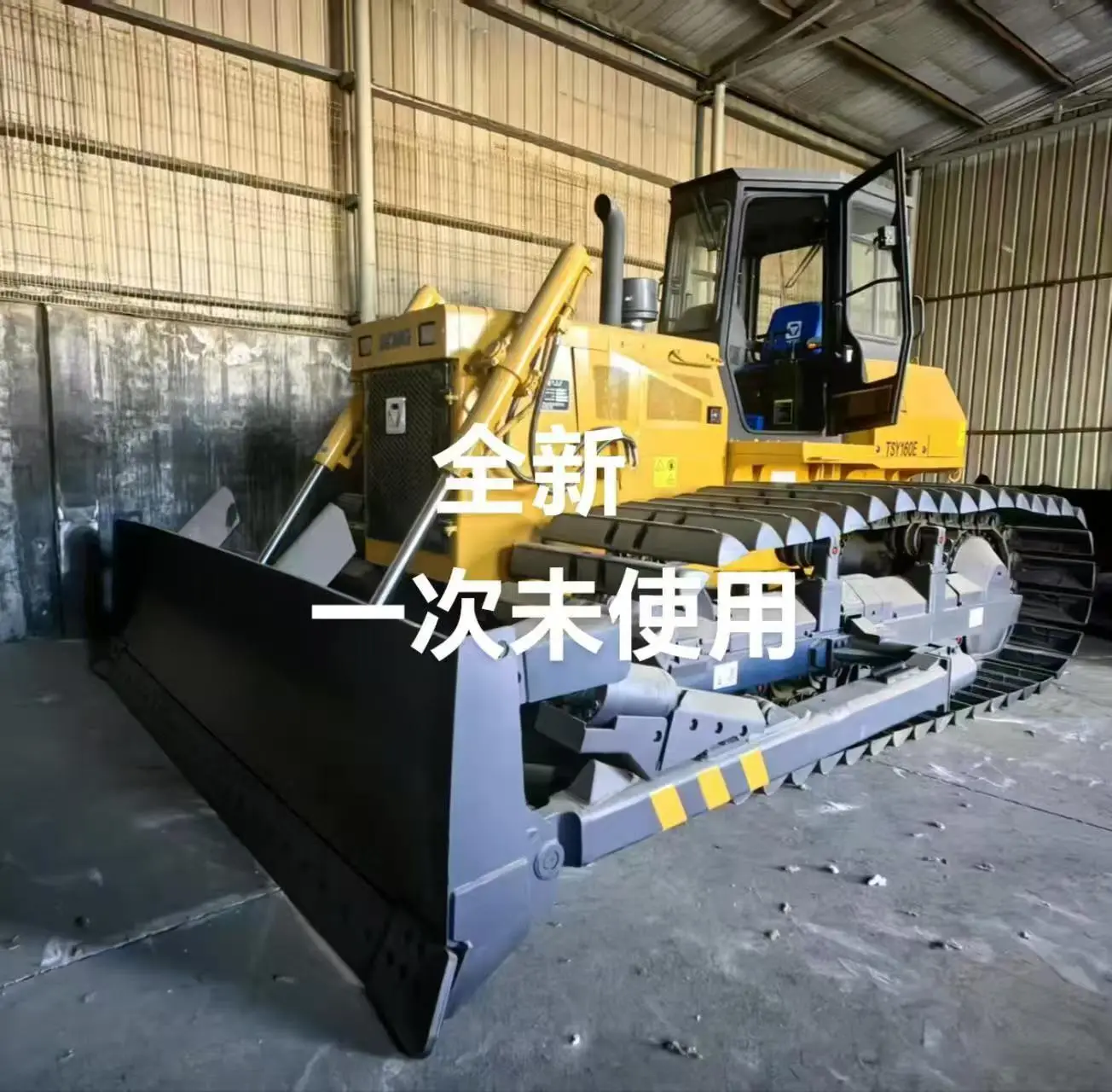 Trator de esteiras XCMG TY160 usado e durável para projetos de terraplenagem. 1