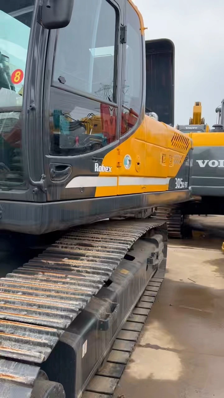 شاحنة هيونداي 305LC-9T مستعملة، حمولة 30 طن، بحالة جيدة، لا يوجد تسريب 1