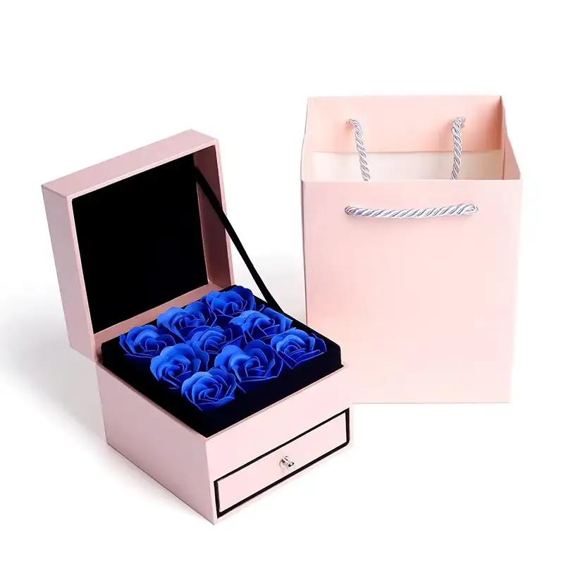Coffret cadeau de luxe recyclable et personnalisé avec pelliculage mat, boîte à bijoux à trois tiroirs pour bracelets et bagues. 1