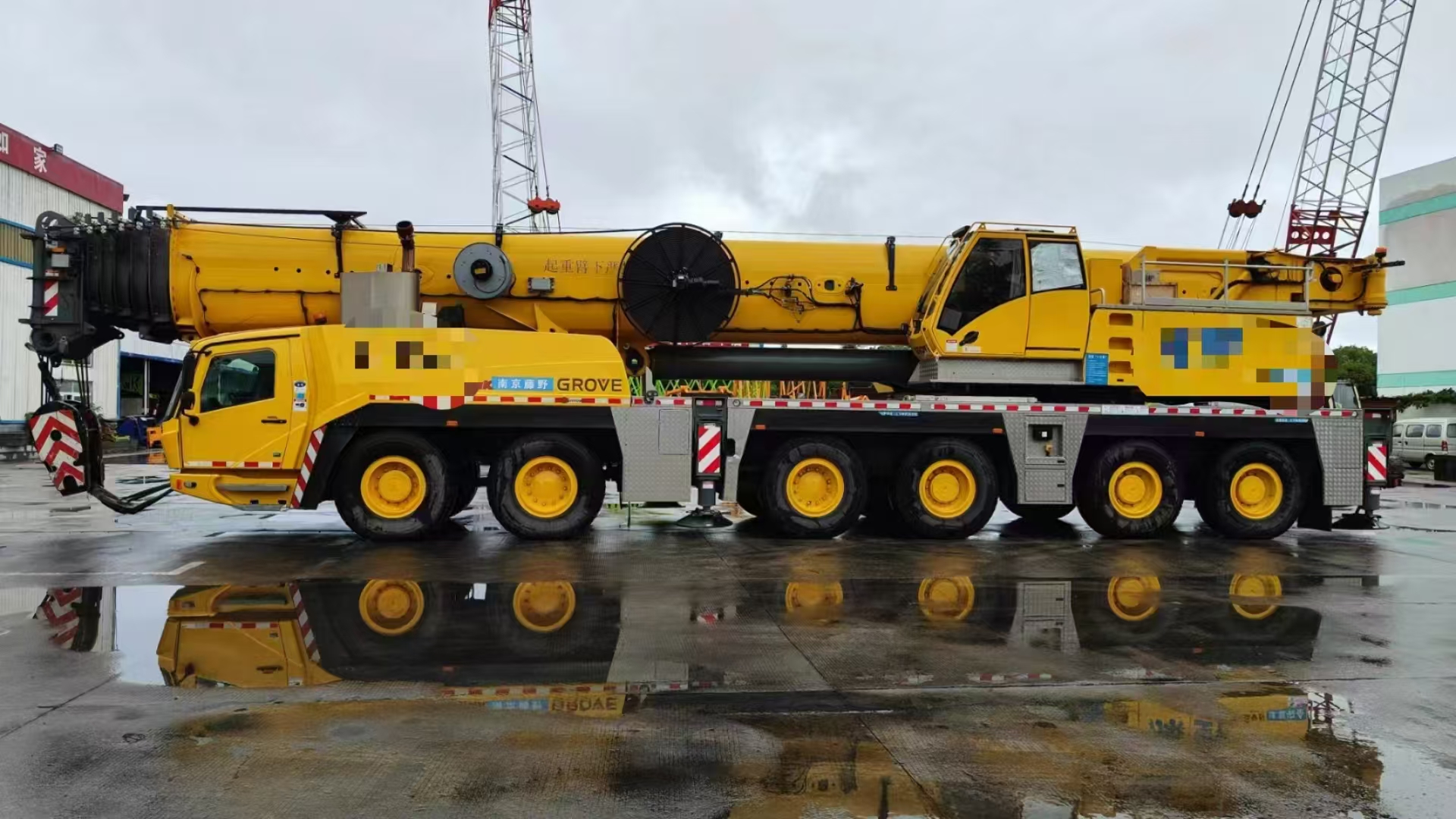 Grue Grove d'une capacité de 300 tonnes, grue de levage lourd avec système de suspension MEGATRAK 4