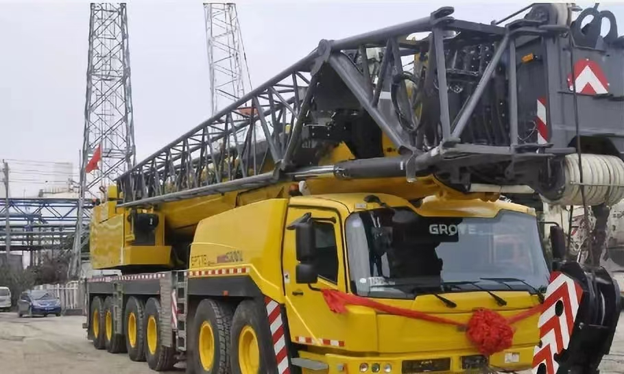Grue Grove d'une capacité de 300 tonnes, grue de levage lourd avec système de suspension MEGATRAK 6