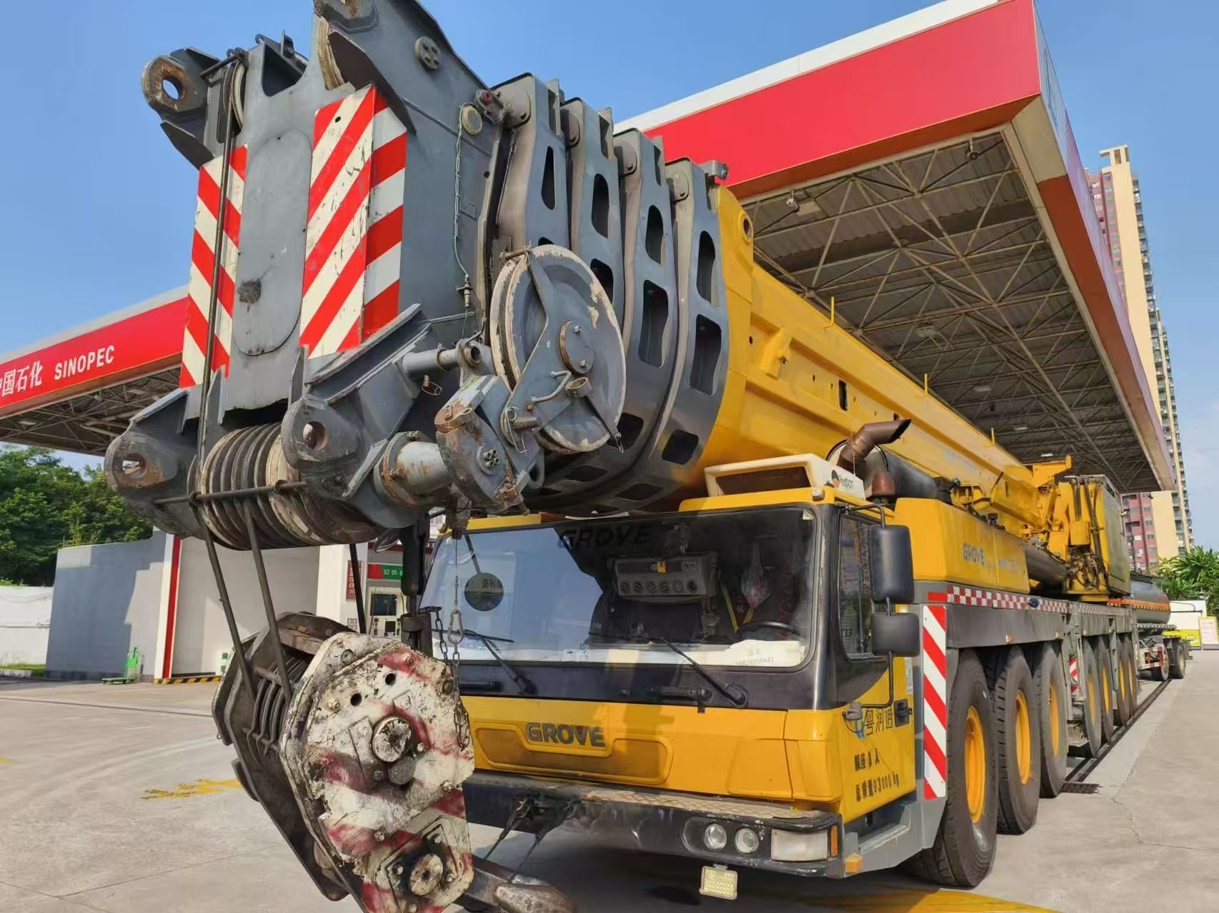 Grue mobile Grove 450T d'occasion, machine de levage tout-terrain fiable 1