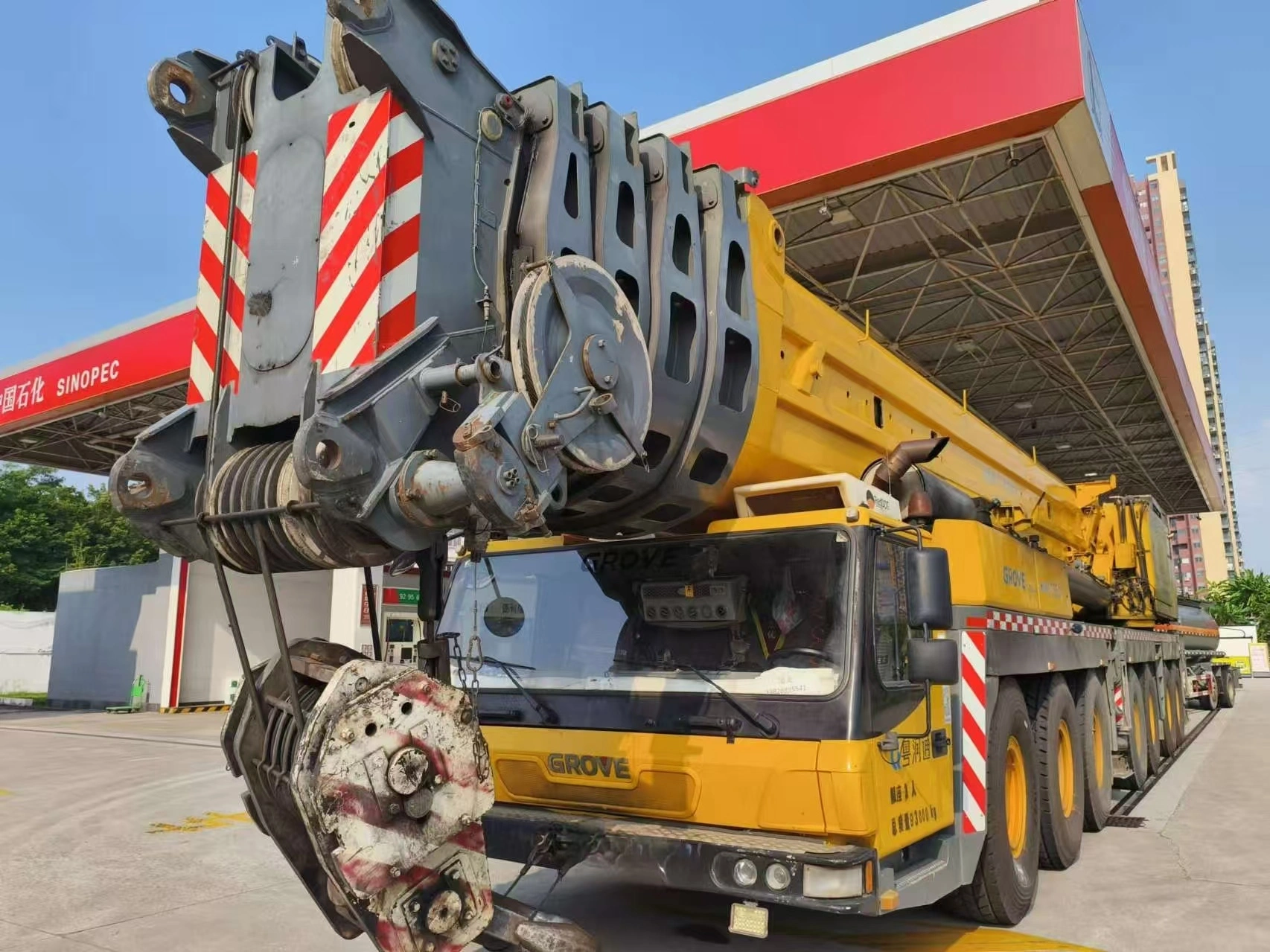 Grúa móvil Grove 450T usada, máquina de elevación todoterreno confiable. 1