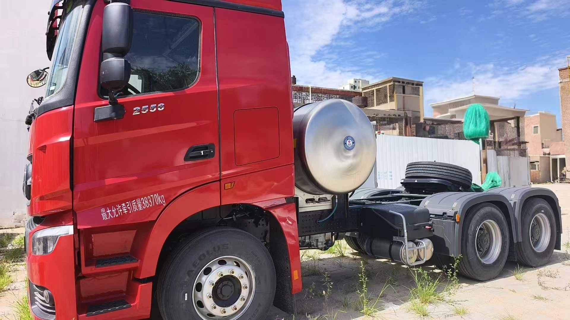 Xe đầu kéo Beiben V3 Value Edition đời mới, công suất 460HP và 510HP. 1