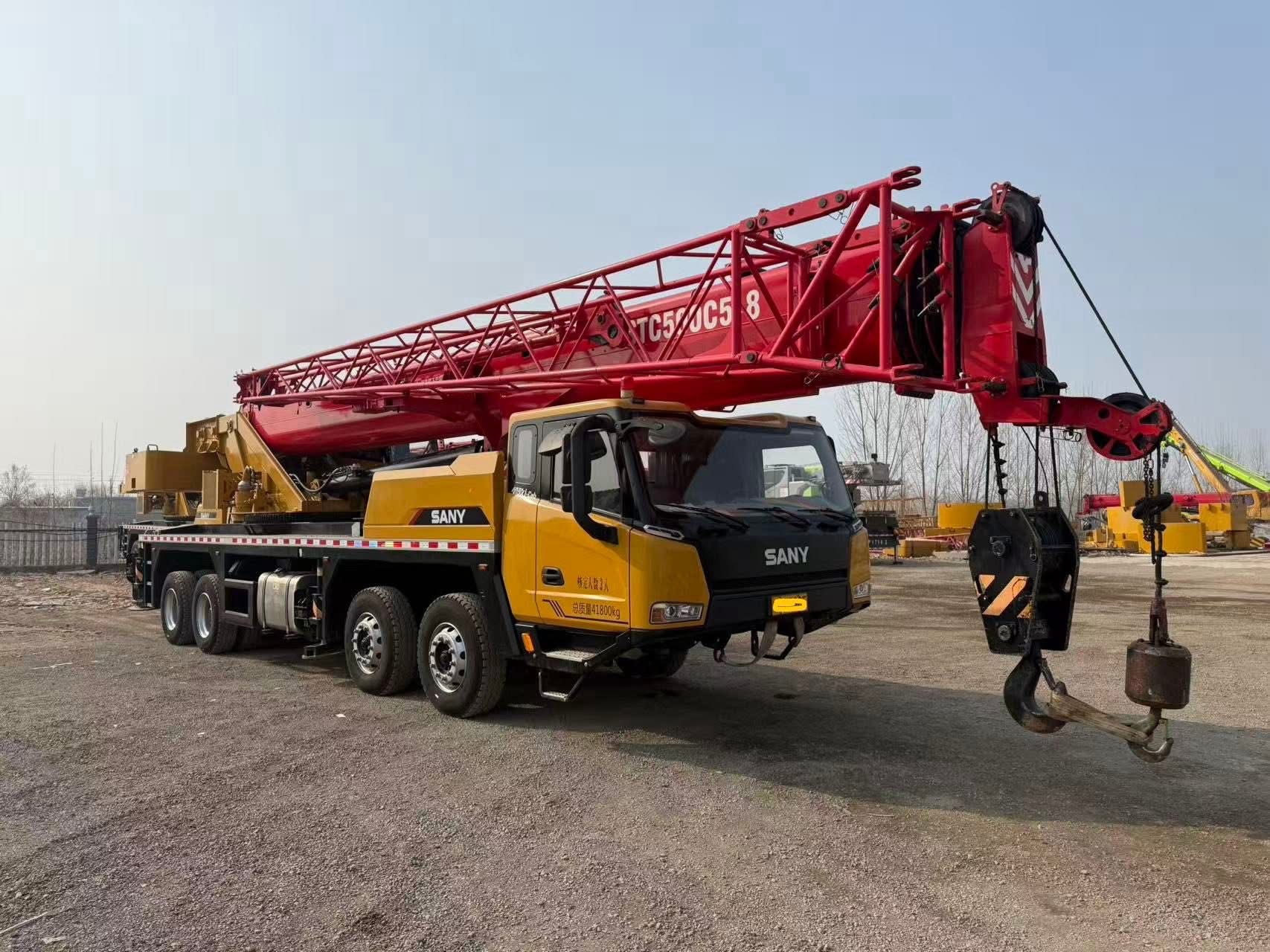 Grue hydraulique SANY STC500C5-8 de 50 tonnes avec flèche en U à 5 sections 1