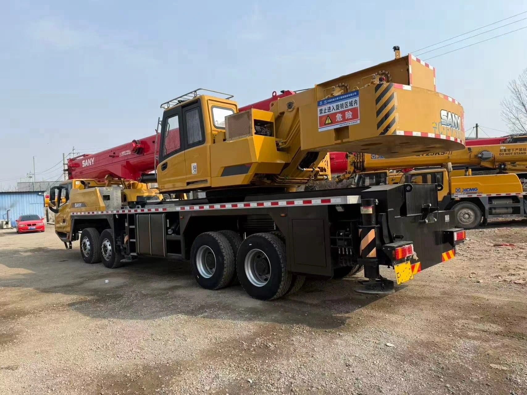 Cần cẩu xe tải SANY STC500C5-8 50 tấn chất lượng cao, bán với giá xuất xưởng. 1