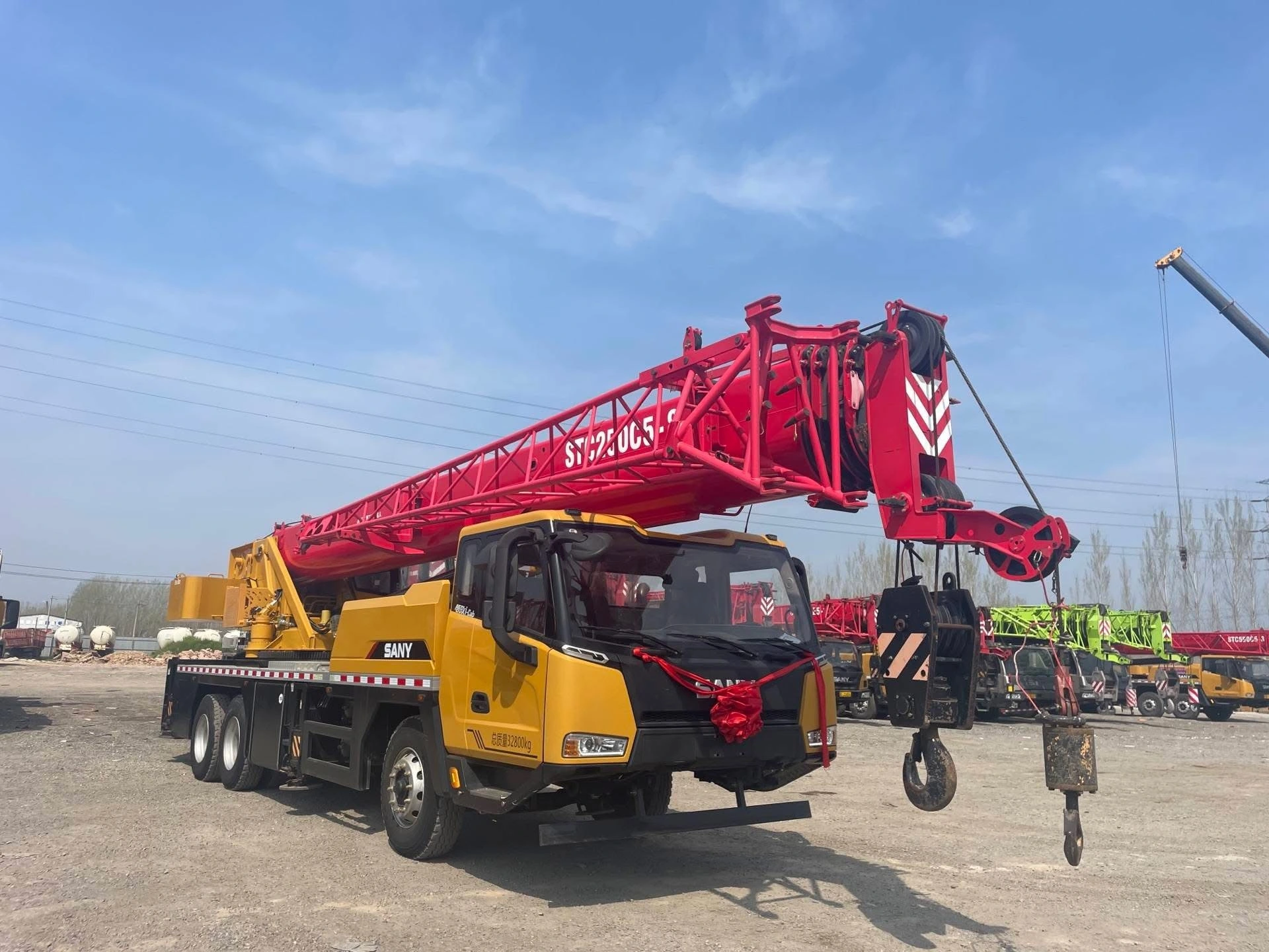 SANY STC250C5-8 | Guindaste sobre caminhão de alto desempenho de 25 toneladas 1