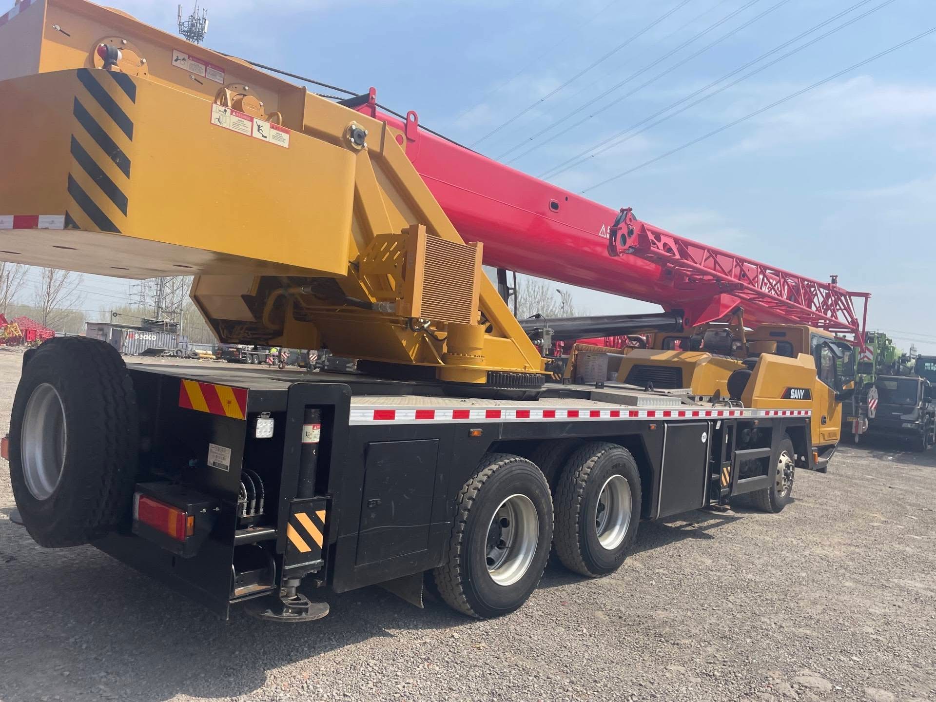 Grúa SANY STC250C5-8 | 25 t con altura máxima de elevación de 51 m 2