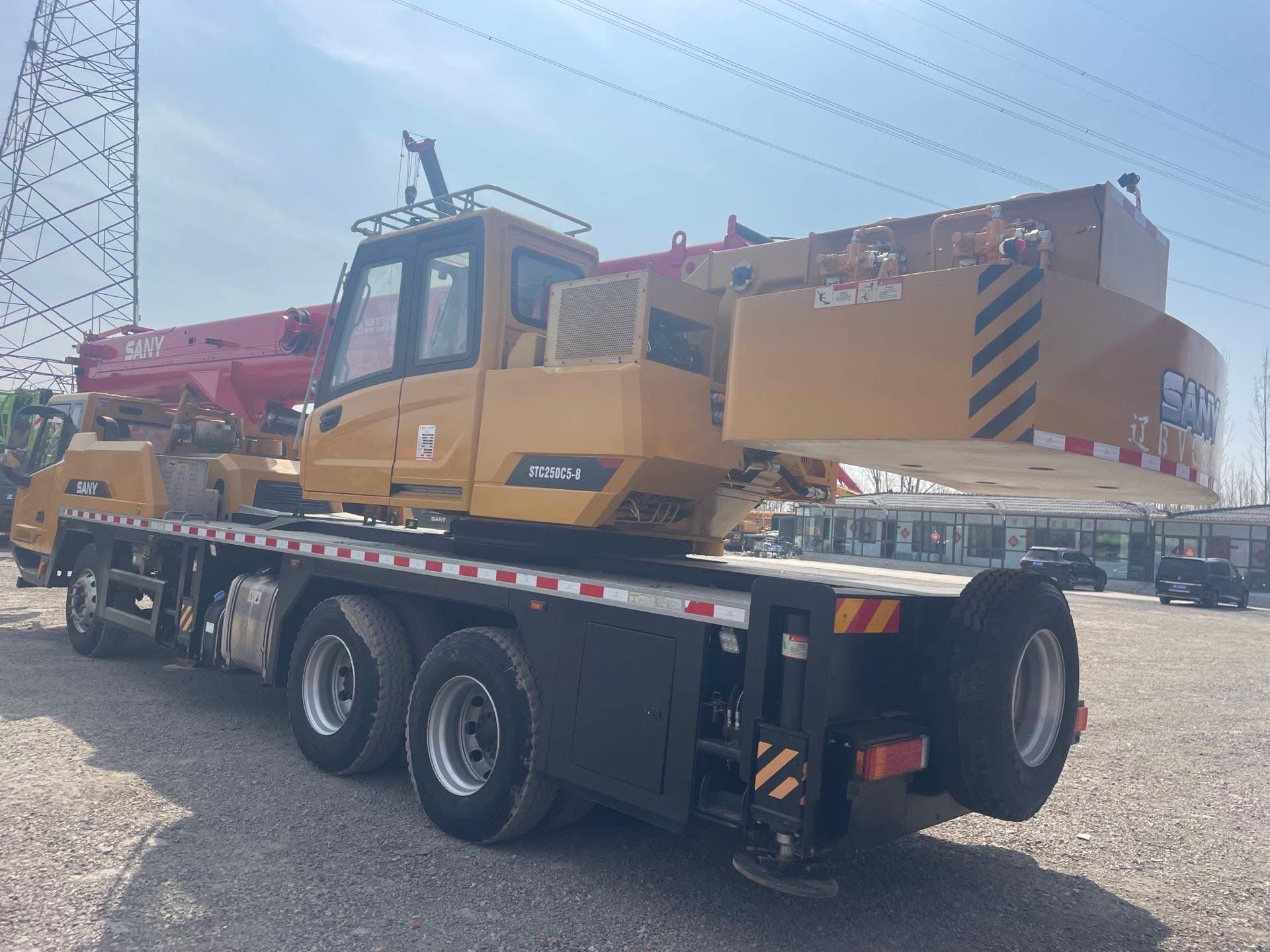 Grúa SANY STC250C5-8 | 25 t con altura máxima de elevación de 51 m 3