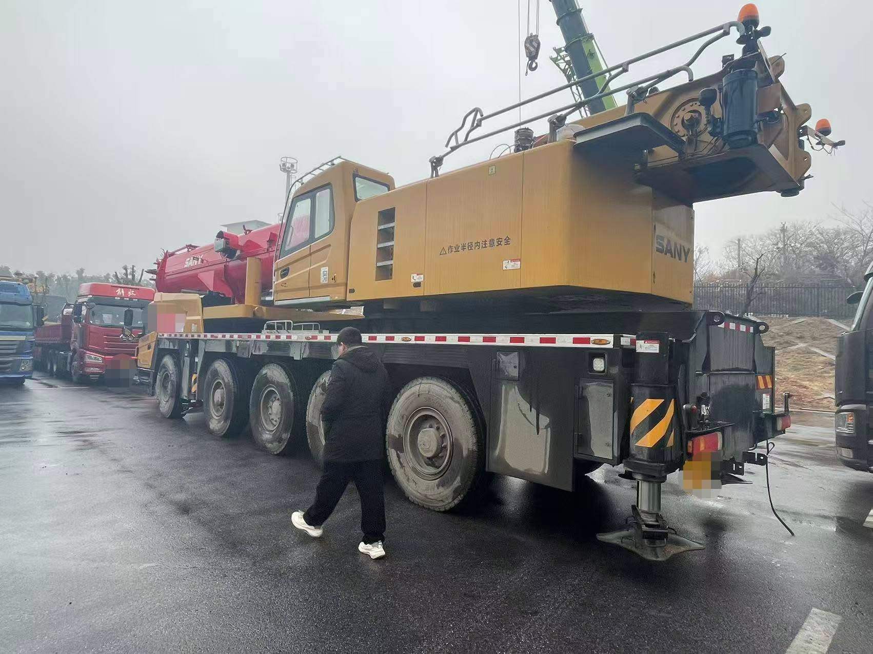 Grue sur camion robuste SANY STC130T7 | 130 tonnes 5