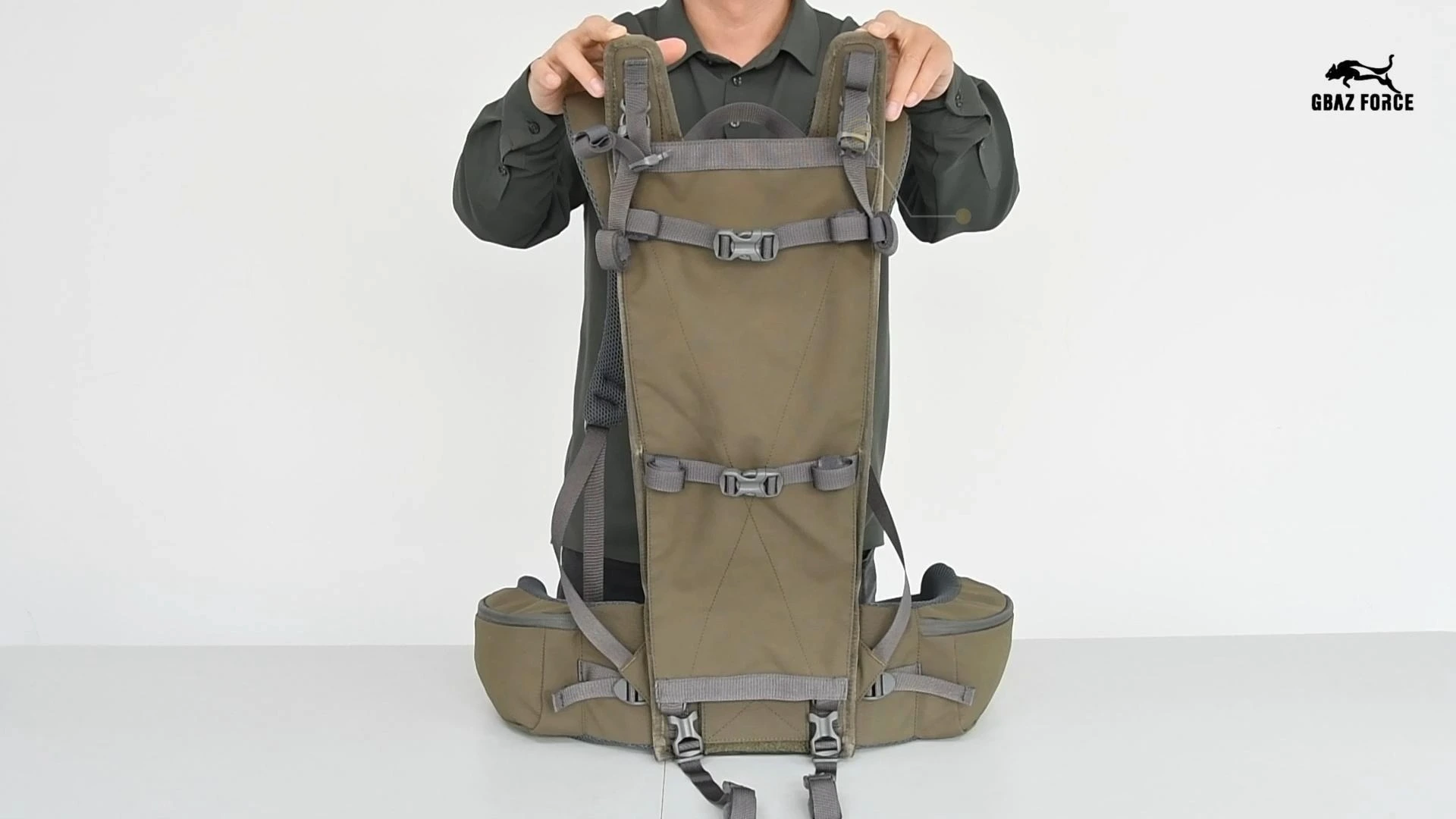 GAF 500D Nylon Jagdrucksack mit ergonomischer Form für Hirsche und Elche, Aluminium-Außenrahmen und Wildbrettransportbox 1