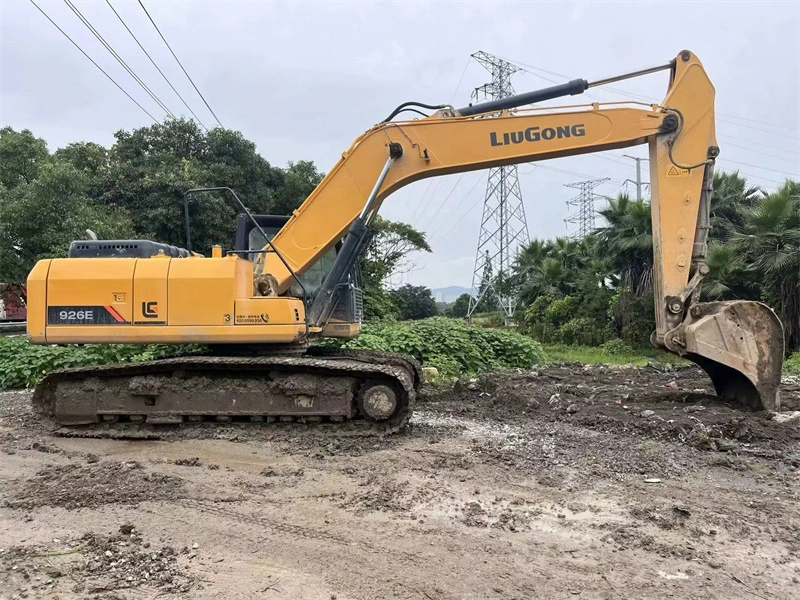 Used LiuGong CLG926E 26 Ton Crawler Excavator | USA Cummins QSB7 Engine 1