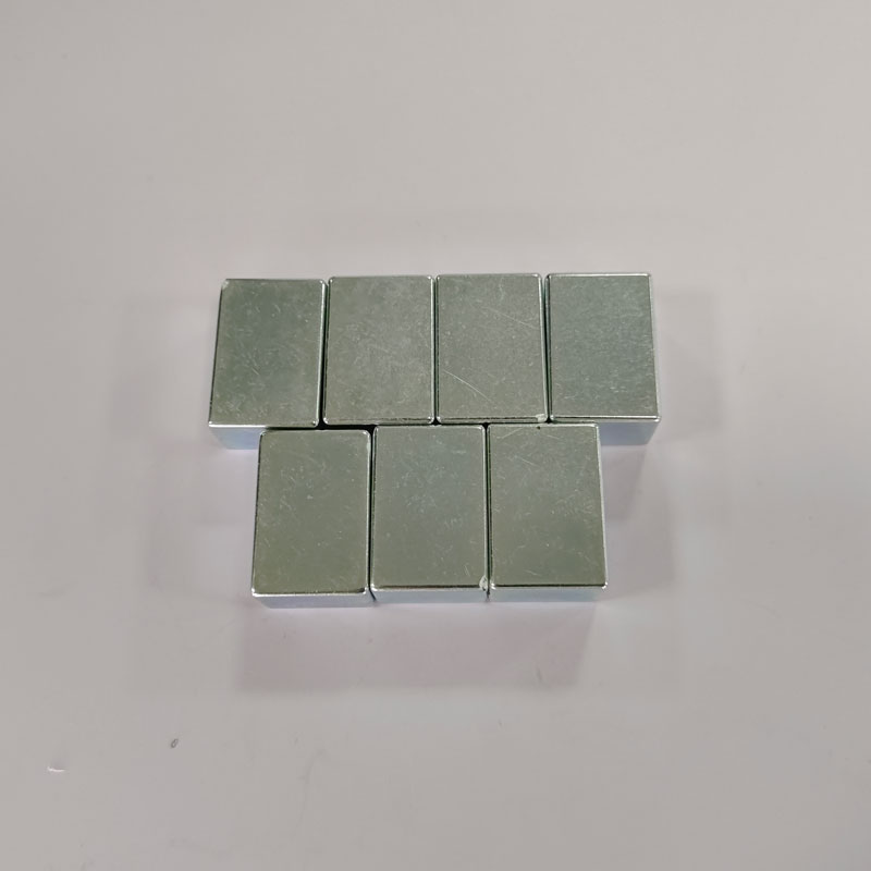 SM-03152043 Hoogwaardige N38 verzinkte neodymium blokmagneten 32,5x22x16mm, gesinterde rechthoekige NdFeB-magneten voor industriële en technische toepassingen 3