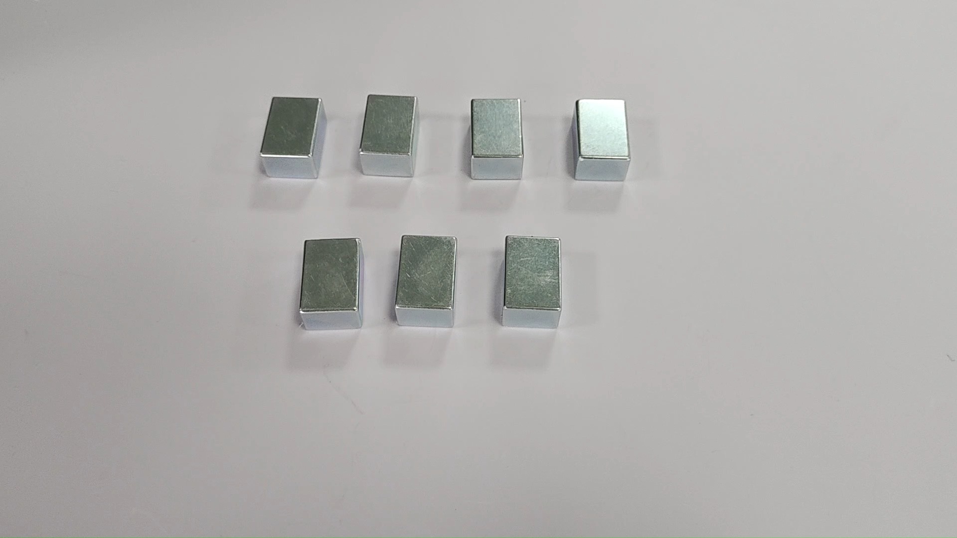 SM-03152043 Hoogwaardige N38 verzinkte neodymium blokmagneten 32,5x22x16mm, gesinterde rechthoekige NdFeB-magneten voor industriële en technische toepassingen 1