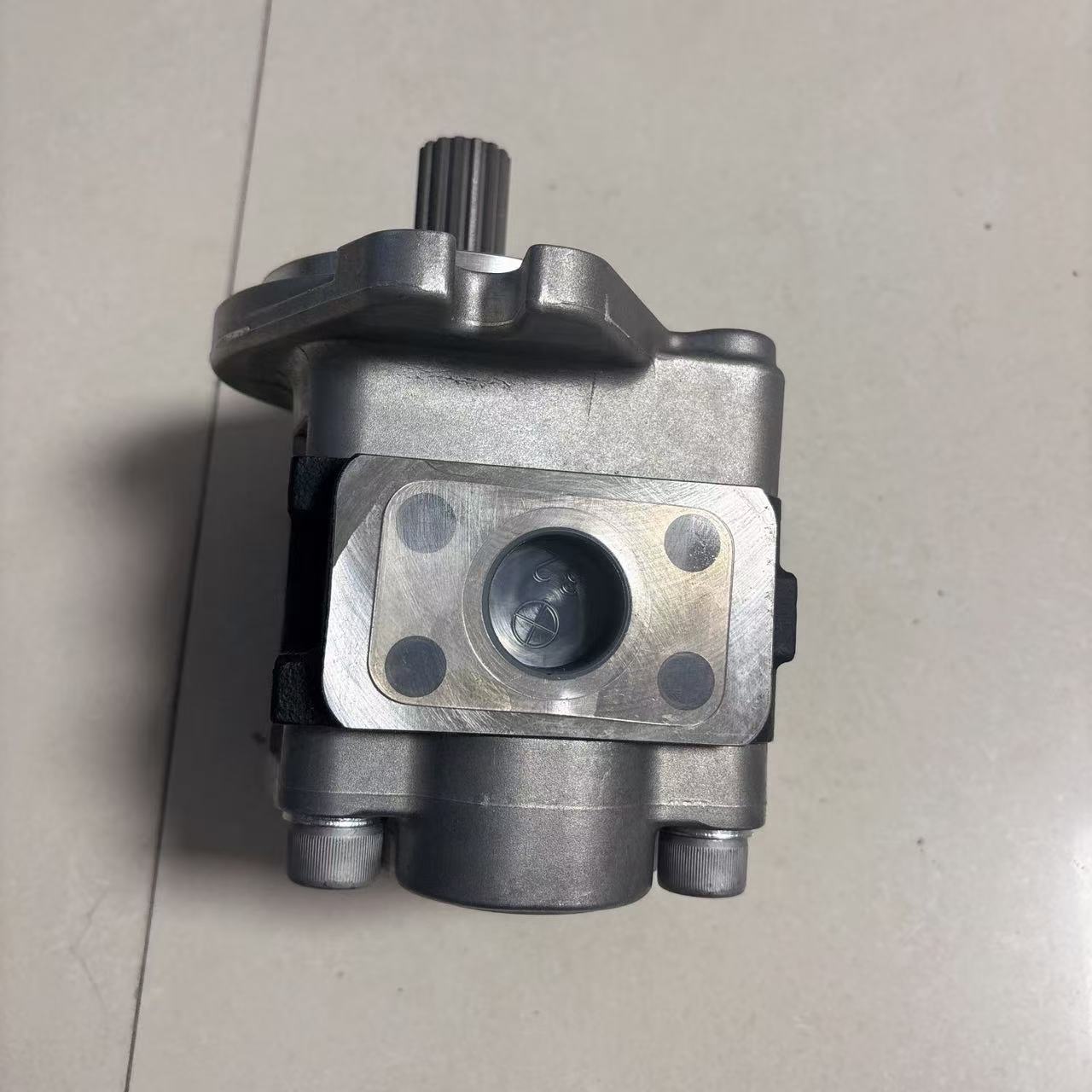 Pompa a ingranaggi Shimadzu 600B40R493 KRP4-27AVNFN6 KRP4-17CHJB SGP1A36L264 Pala gommata Hitachi ZW310-6 1