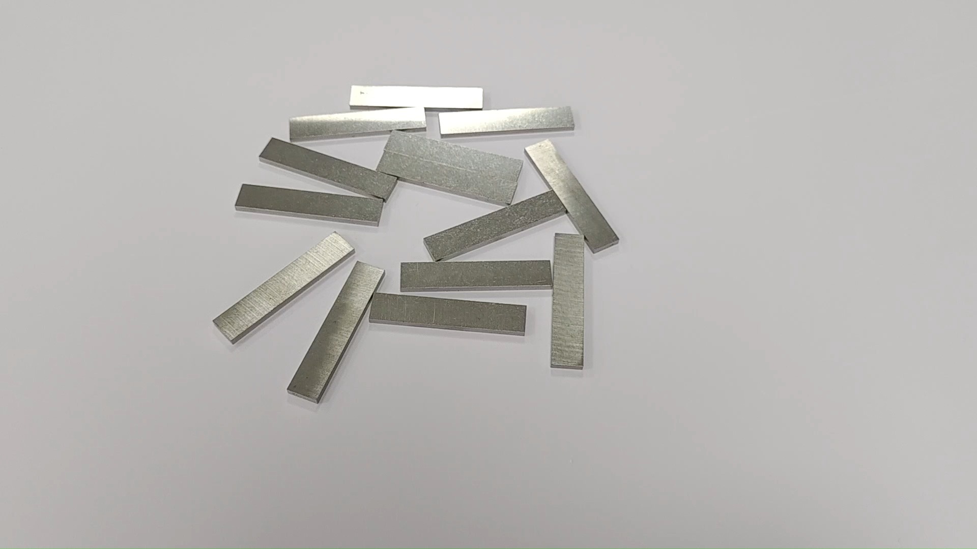 SM-047897 Premium 58×3×11.7mm AlNiCo Flat Bar Magnets – High-Temp Stable & Corrosion Resistant 1