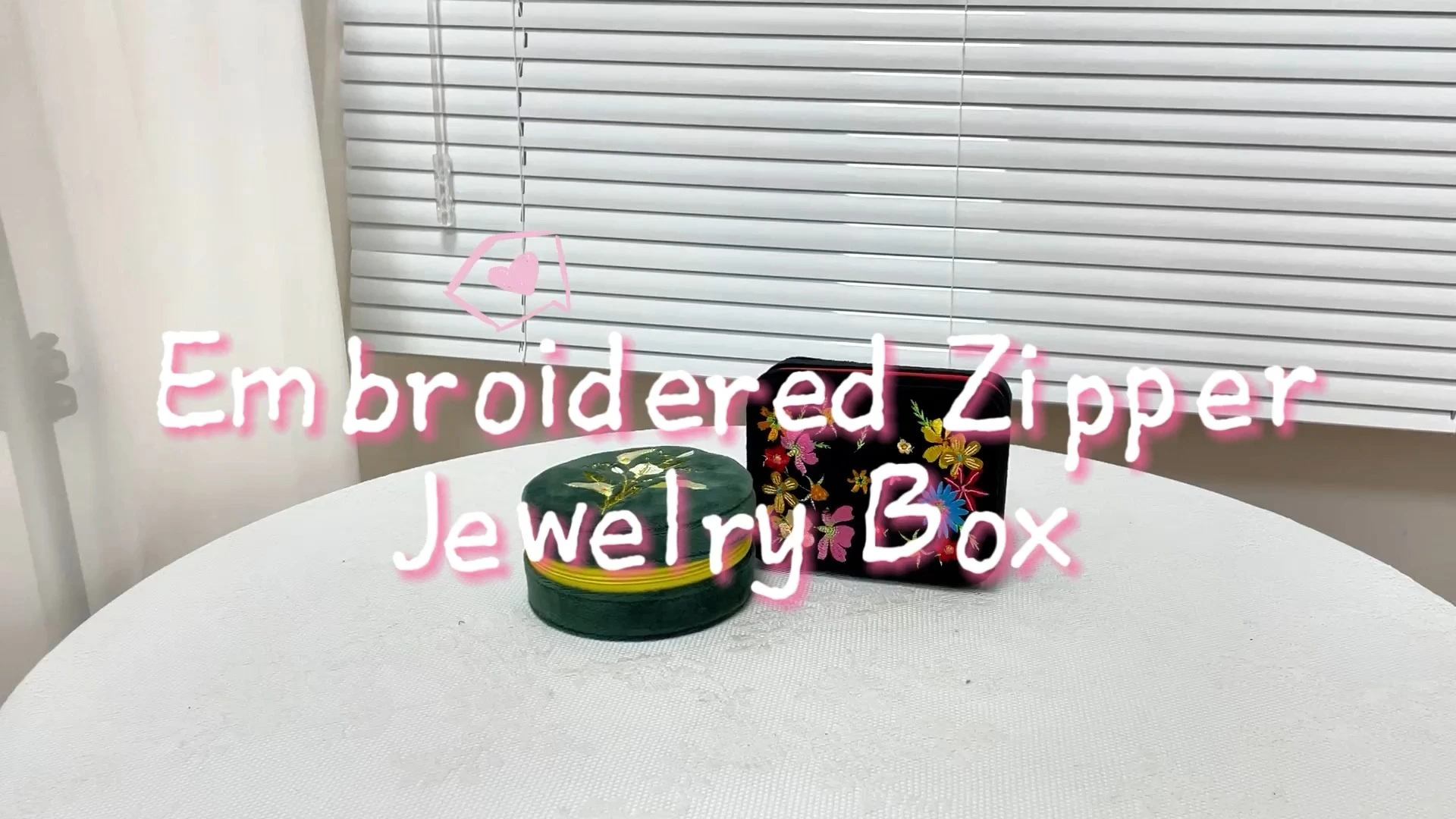 Luxury Velvet Jewelry Storage Case With Embroidery Zipper Closure Built In Mirror and Compartments for Rings Earrings Jewelry Box 1