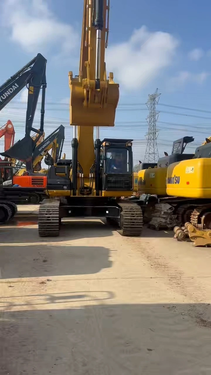 Camion minier CAT 330D d'occasion en bon état, sans fuite. 1