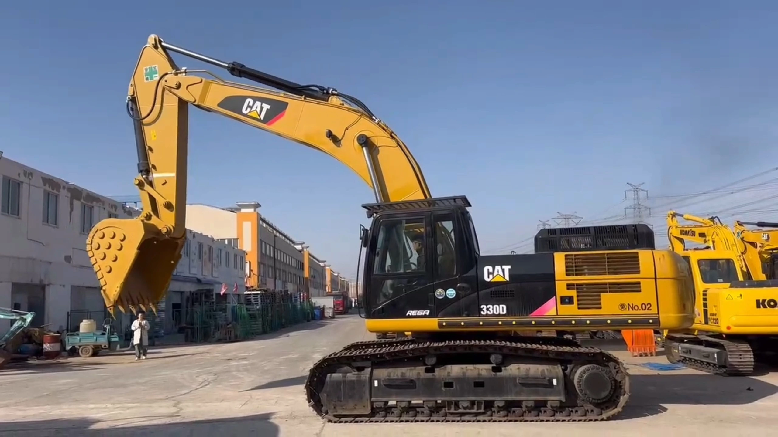 Продается высокопроизводительный подержанный экскаватор Cat 330D грузоподъемностью 30 тонн. 1