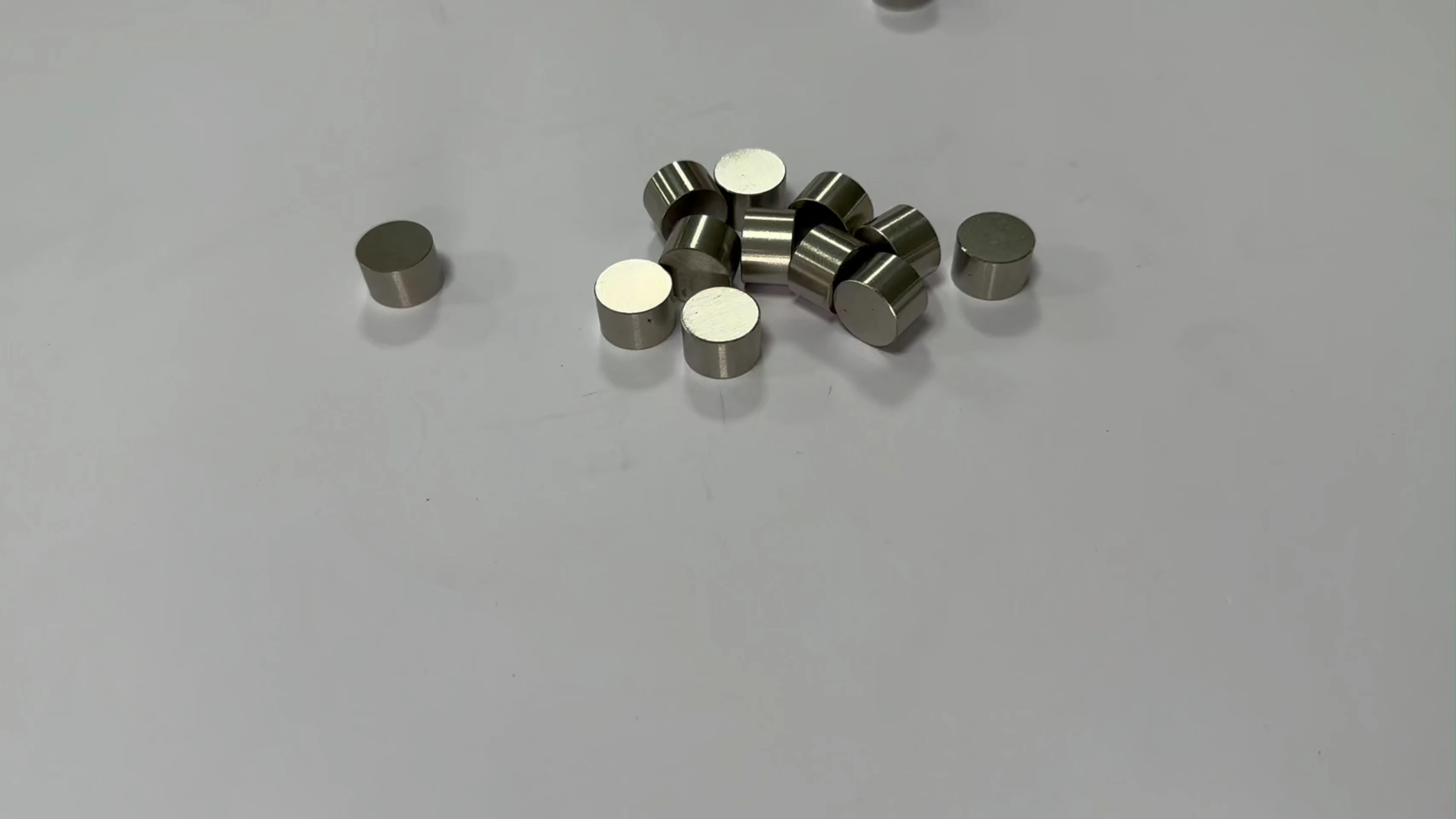 SM-0478109 Mini AlNiCo Disc Magnet 15x10mm, Uncoated High-Temp Permanent Magnet for Industrial Components & Custom Assemblies 1
