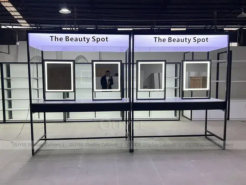 Beauty Spot Schwarze Rahmen-Displaystände mit Leuchtkastenaufsätzen 1