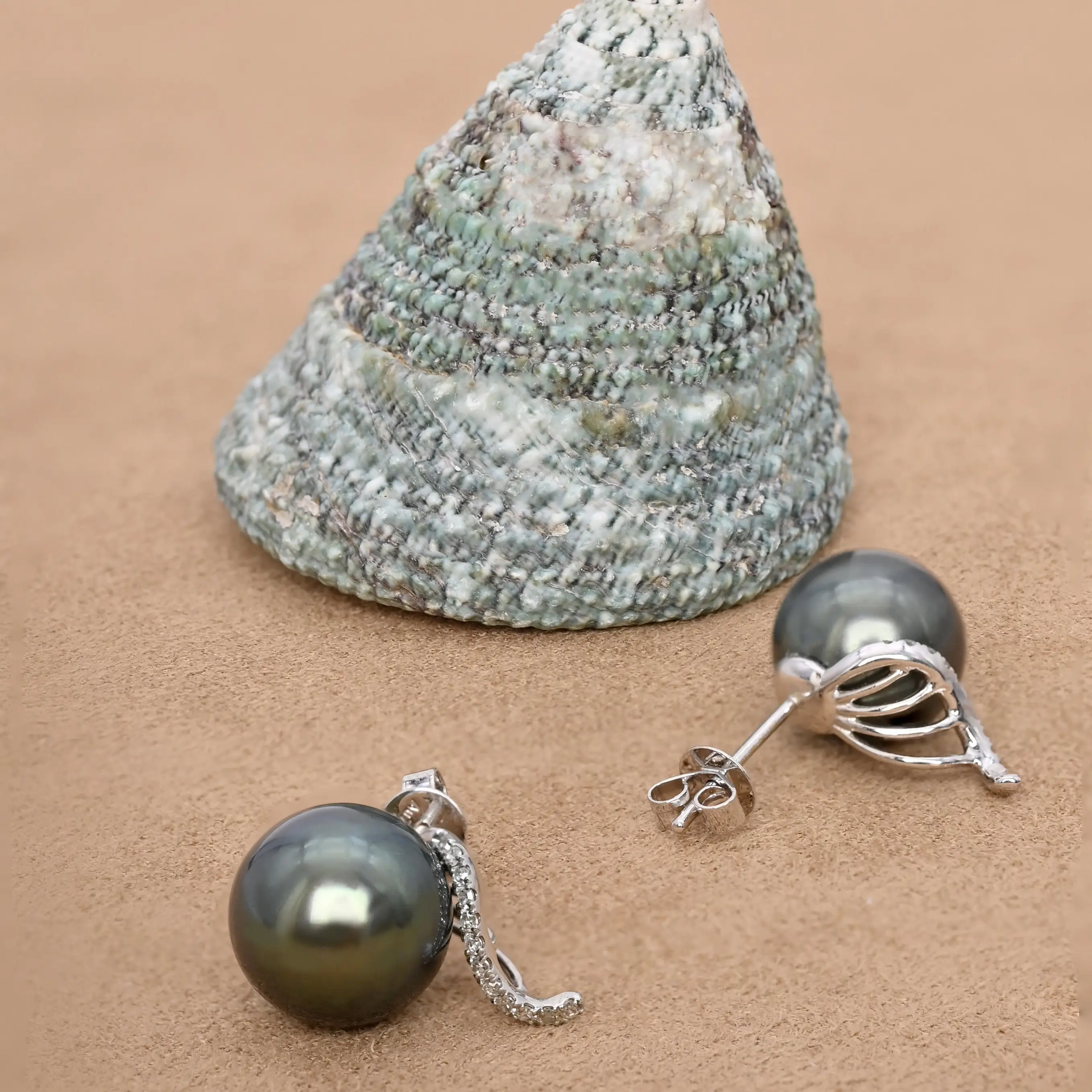 Pendientes de perlas tahitianas de oro macizo de 18 quilates, de 10-11 mm, con diamantes naturales y perlas marinas de primera calidad. 1