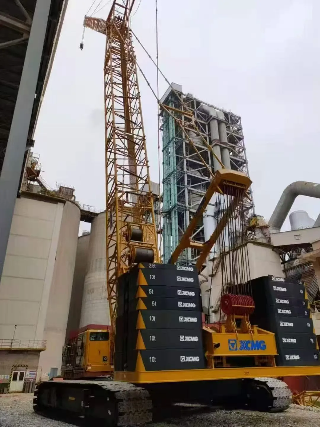 XCMG 350T Crawler Crane (QUY350) Secondhand 2022 Year Good Condition 1