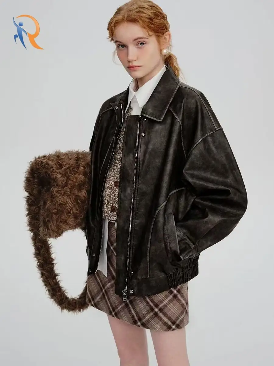 جاكيت جلد صناعي بتصميم كلاسيكي عتيق مع ياقة وسحاب - تصميم قصير 1