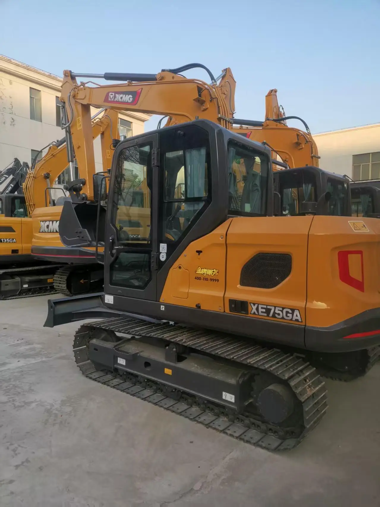 XCMG XE75DA 7.5Ton Crawler Excavator Brand New High Quality 1
