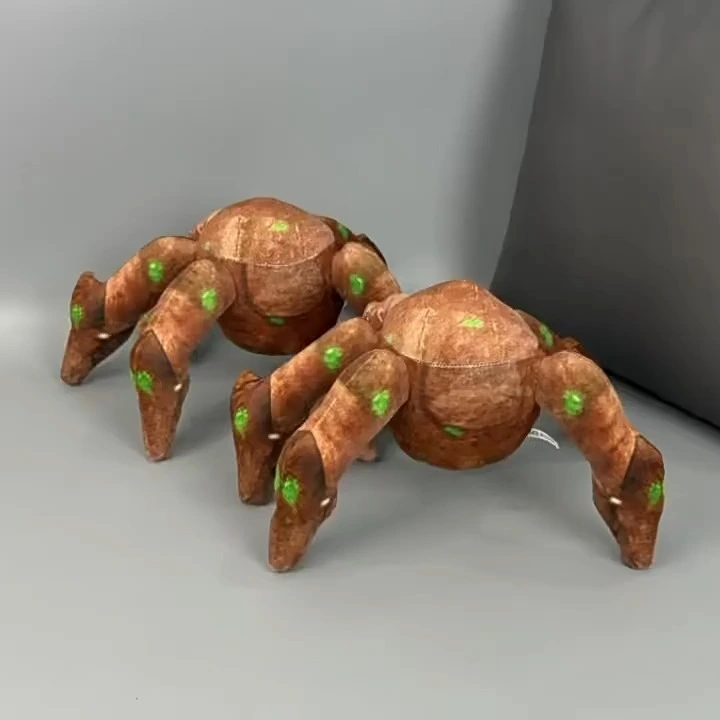 Peluche de araña gigante de terror de musgo 1