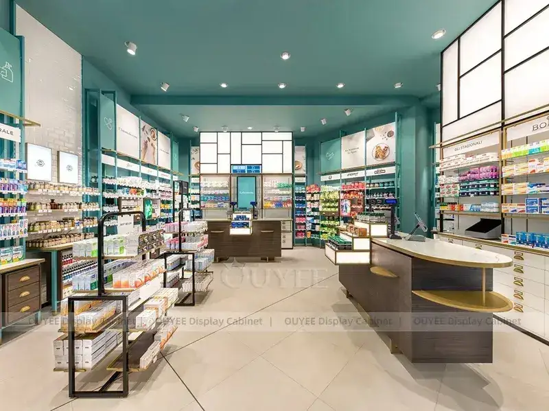 Apotheke mit grüner Decke und schwarzem Kassentresen 1
