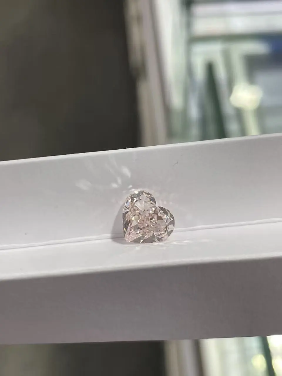 Fancy Light Pink VS1 Clarity Heart -Cut Lab-Grown Diamond 4.02ct IGI:634460606 1