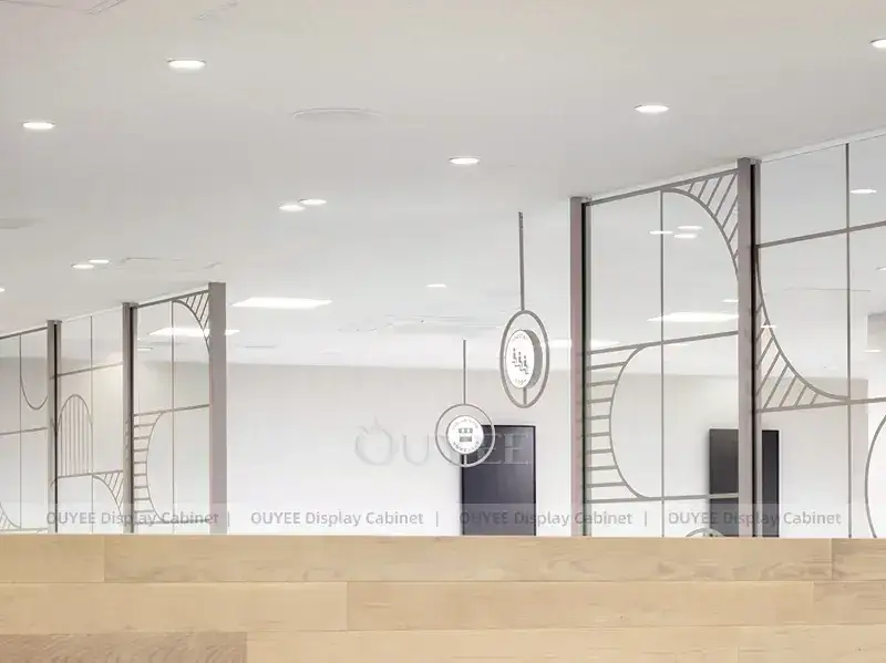 Weiße und rote Glas-Handyvitrine mit transparenten Vitrinen 1