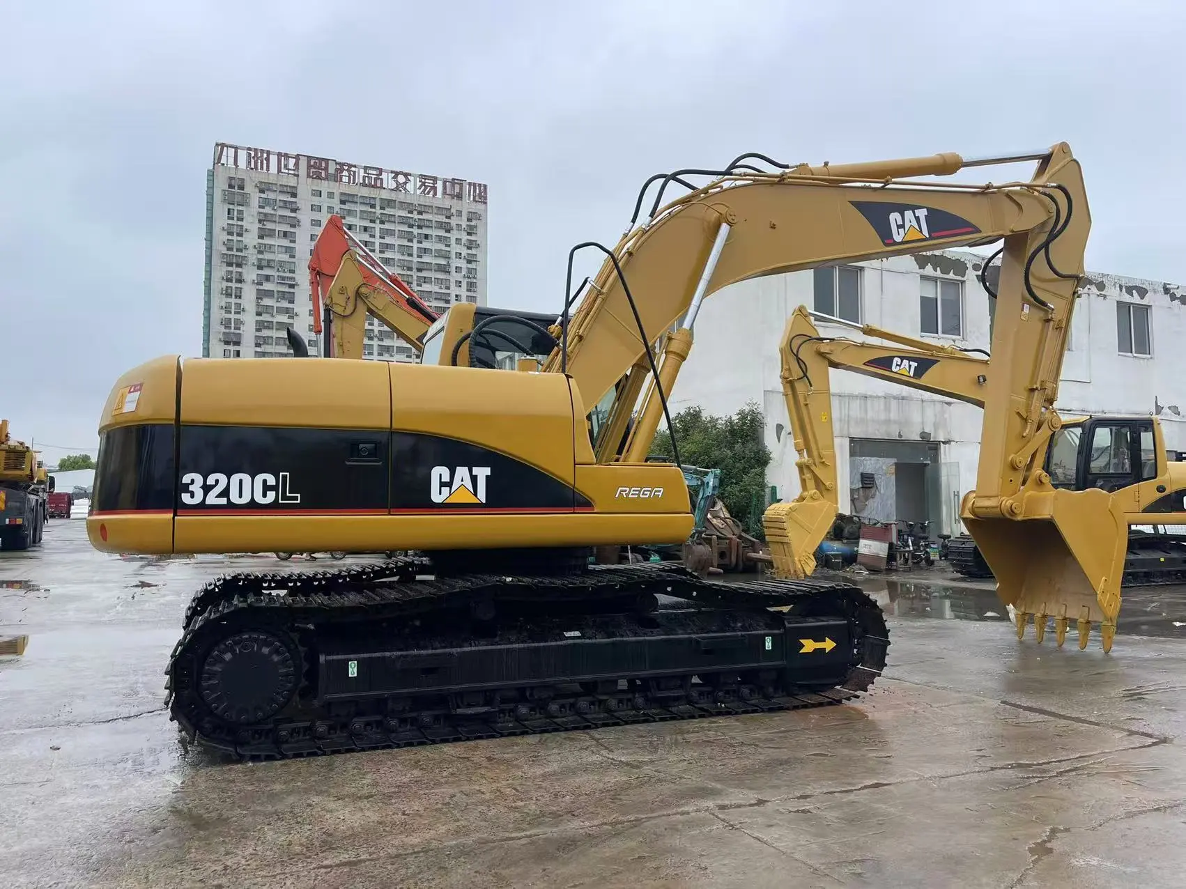 Pelle hydraulique Caterpillar 320CL d'occasion (20 tonnes) à vendre 1