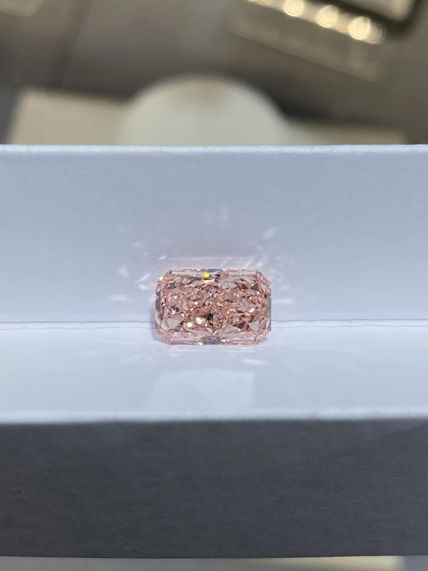 Fancy Intense Pink VS1 Clarity Radiant-Cut Lab-Grown Diamond 3.23ct IGI:788610593 1