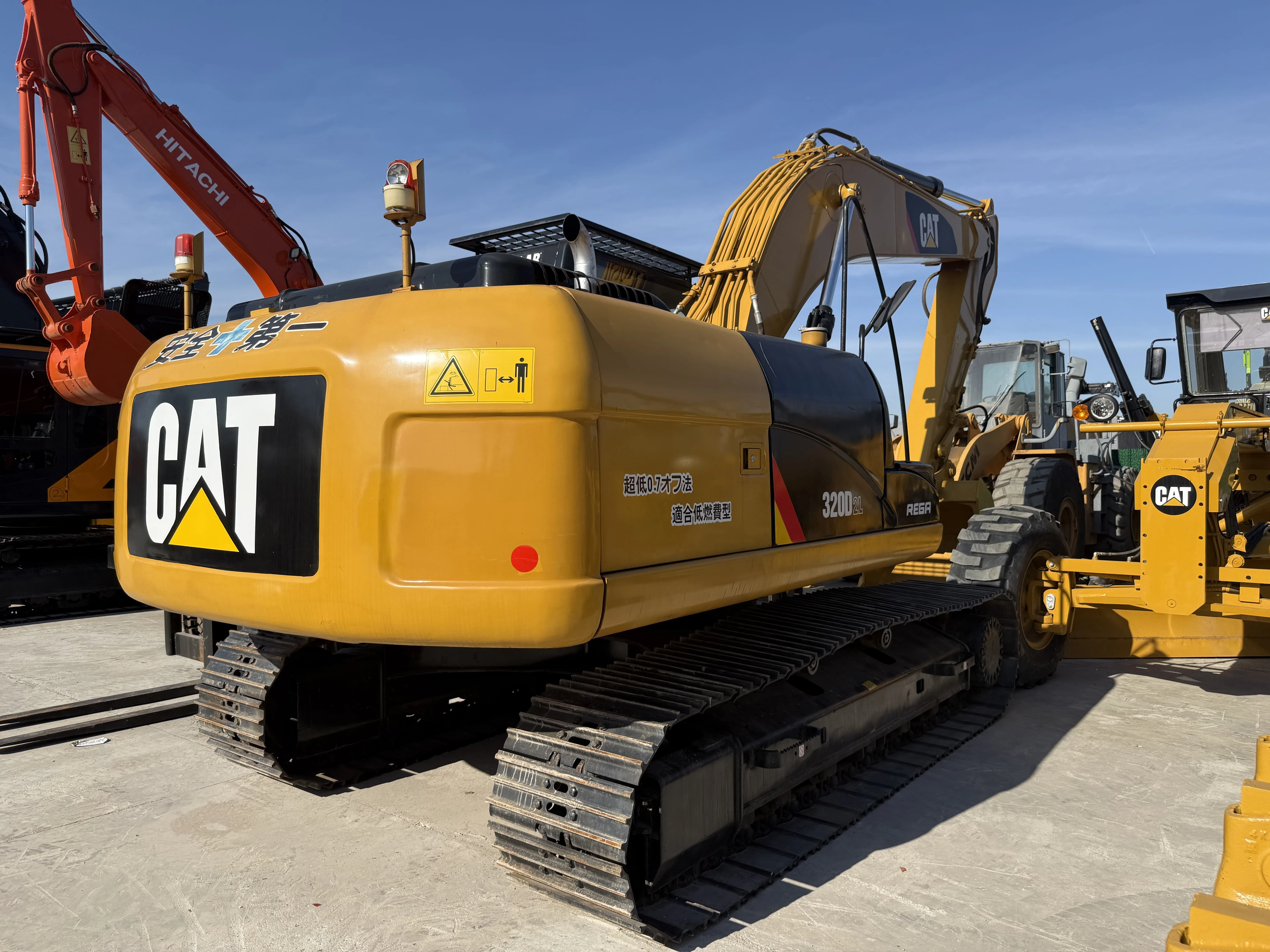 2023 Used CAT 320D2L 320dl 323d 324d crawler hydraulic excavator digger made in Japan cat c6.6 engine 1