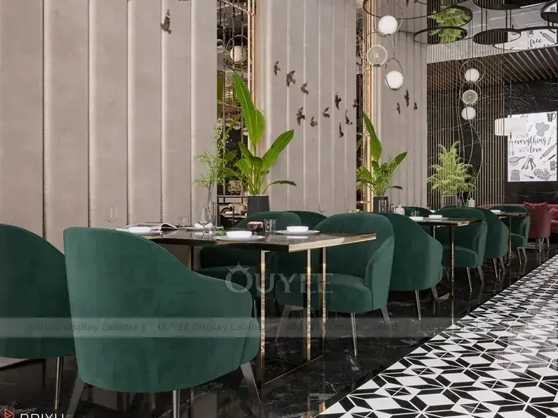 Comptoir vitrine en bois doré pour café et boulangerie, avec auvent à lumière chaude et panneaux de menu, idéal pour les projets de cafés indépendants. 1