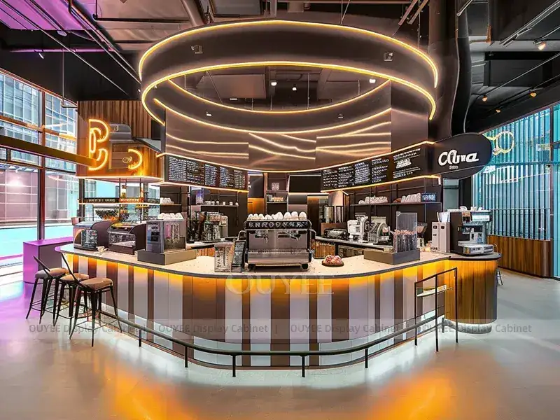 Kiosk-Theke in Holzoptik, orange, mit gelber Thekenfront und Flaschenwand für Bubble-Tea-Theken 1