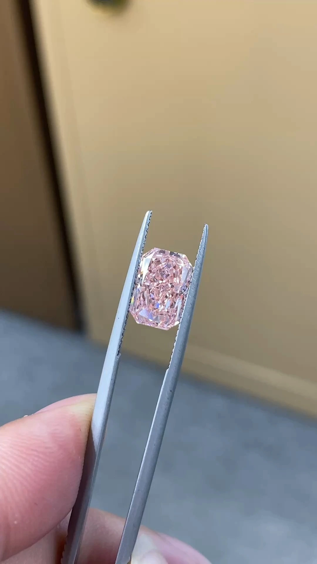 Fancy Intense Pink Radiant-Cut VS1 Clarity Lab-Grown Diamond 3.16ct IGI:788610598 1