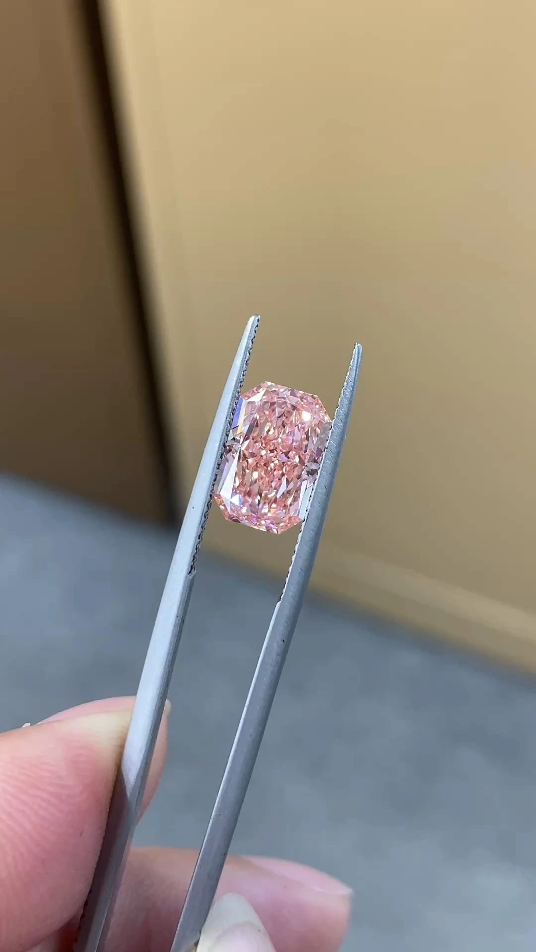 Fancy Intense Pink Radiant-Cut VS1 Clarity Lab-Grown Diamond 3.11ct IGI:788610594 1