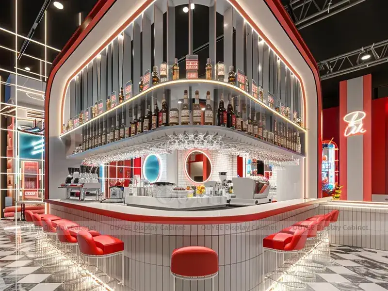 Chiosco da caffetteria in legno con bancone rosso, rivestimento frontale in piastrelle rosse e posti a sedere, ideale per bar di dessert e bevande. 1