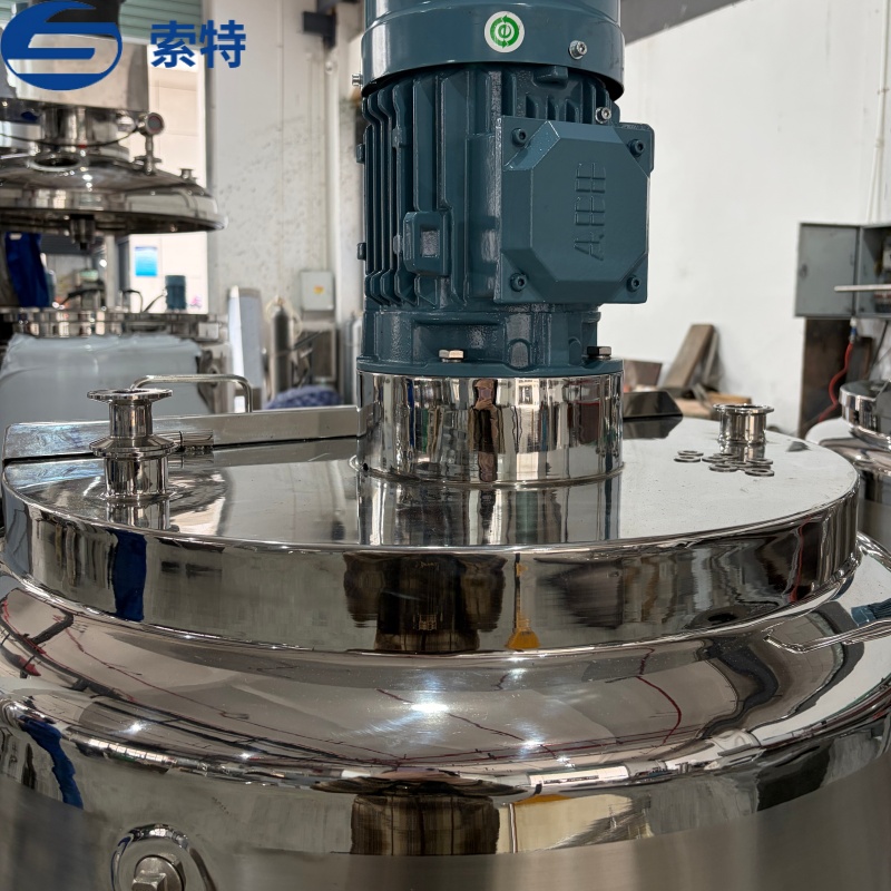 High Shear Vacuum Homogenizing Emulsifying Tank for Cosmetic Cream 6