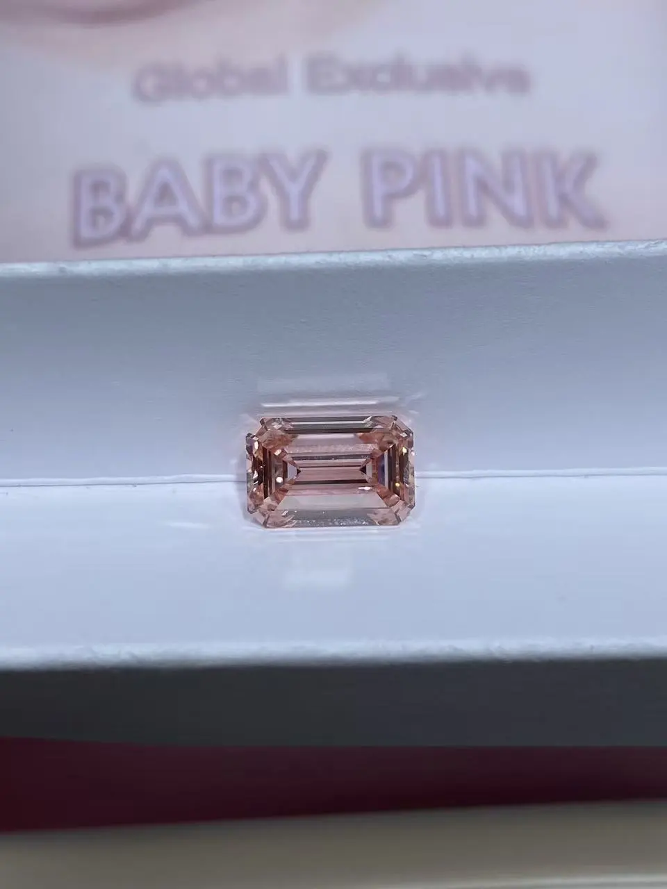 Fancy Intense Pink Emerald-Cut VS1 Clarity Lab-Grown Diamond 4.5CT IGI:780611759 1