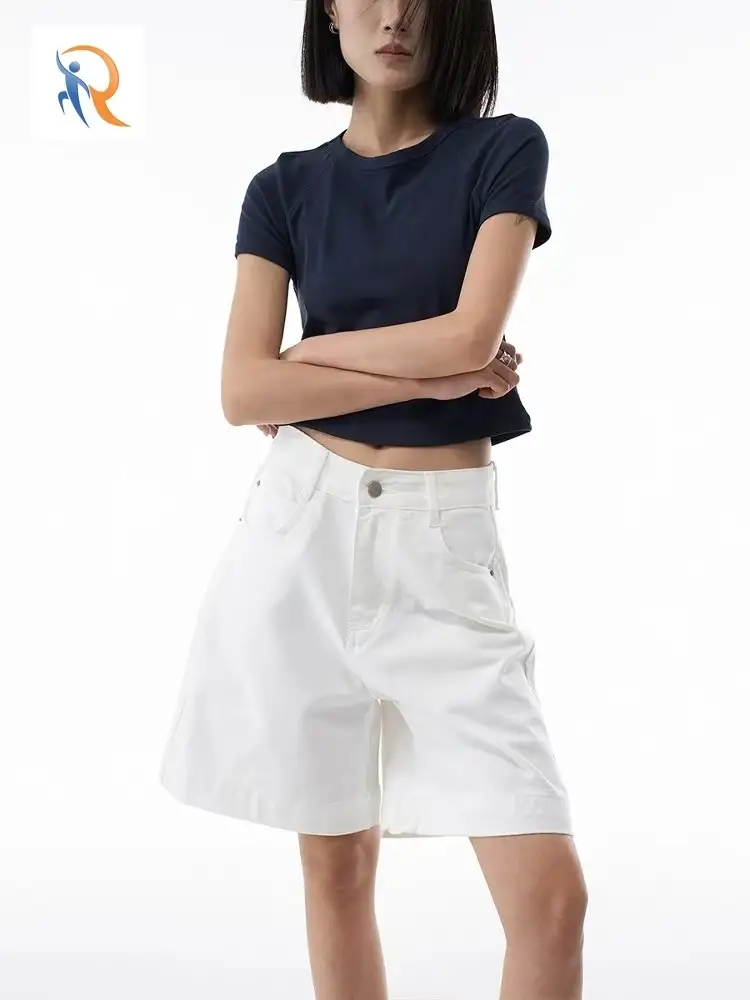 High-Waisted Slimming White Straight-Leg Loose Shorts 1