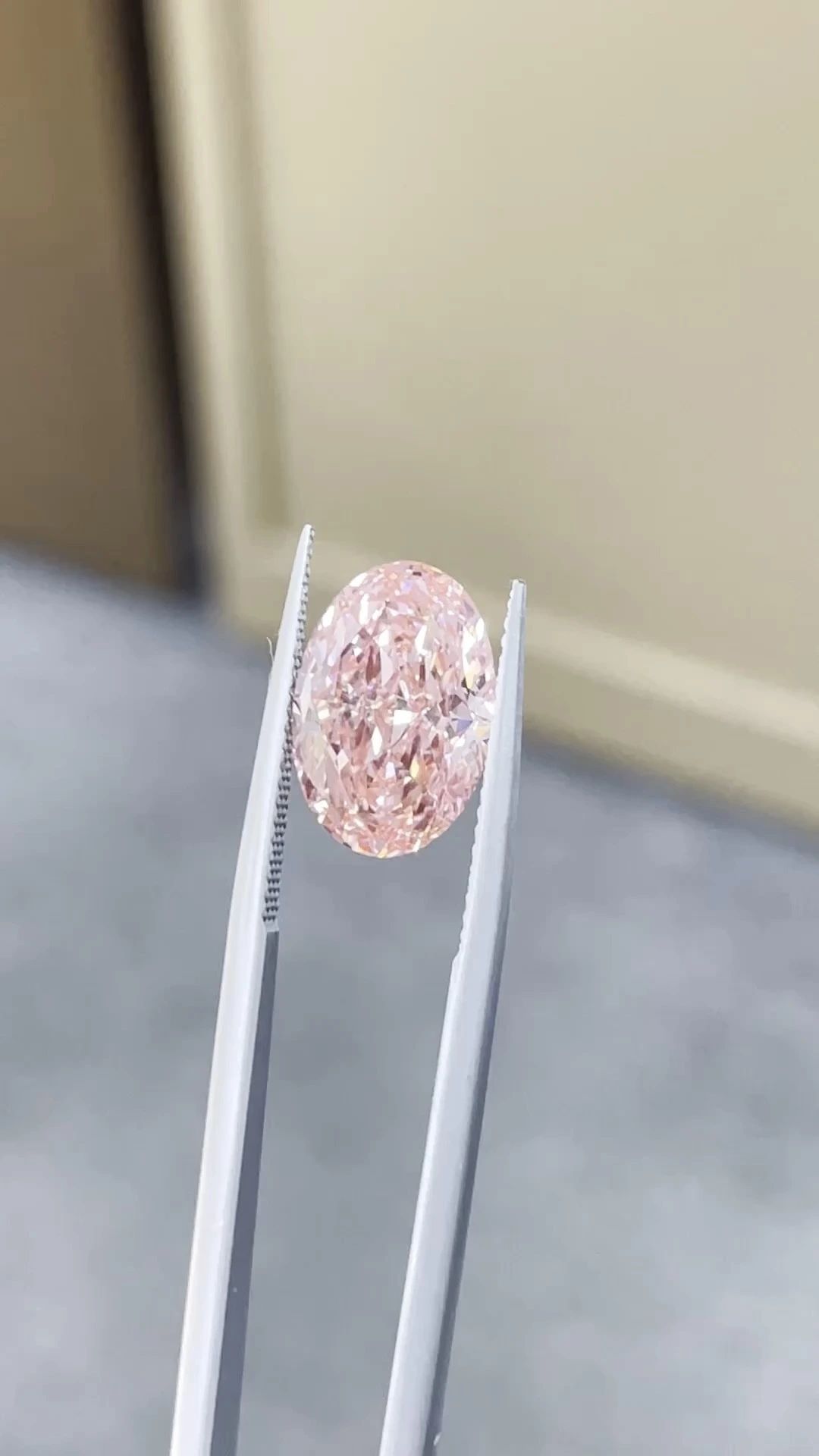 Fancy Intense Pink Oval-Cut VS1 Clarity Lab-Grown Diamond 4.59ct IGI:769606555 1